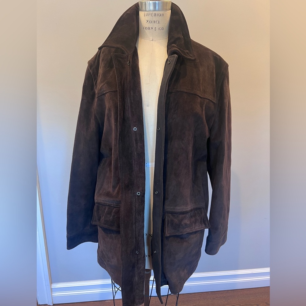 Banana Republic Men’s Large brown suede jacket
Zipper/ snap front